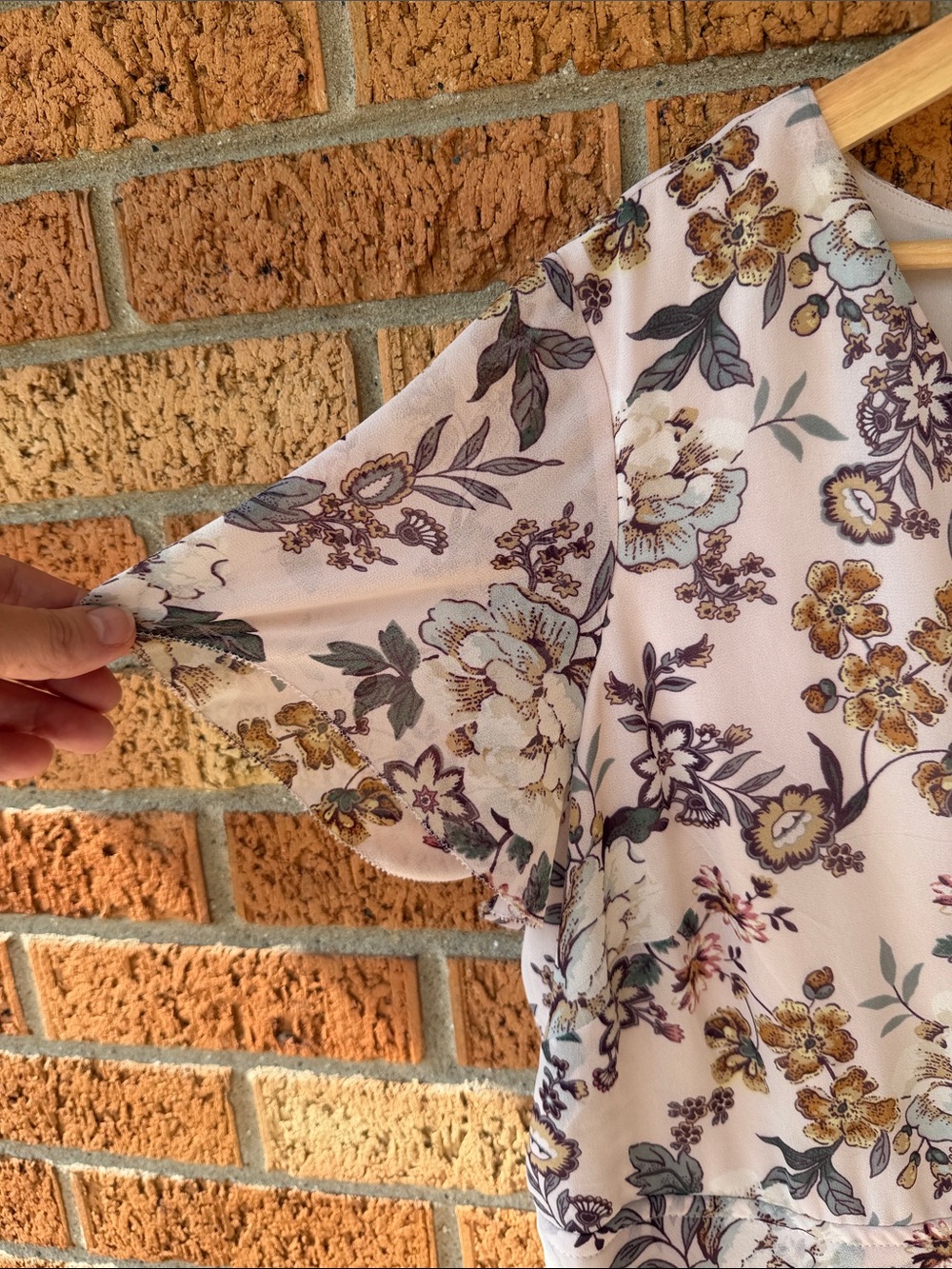 Torrid Womens Blouse Size 2 Cream Neutral Floral Peplum Short Sleeve Top - Picture 4 of 8